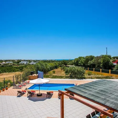 Nincha - Heated Pool - Free Wi-fi - Air Con Албуфейра