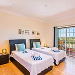Nincha - Heated Pool - Free Wi-fi - Air Con Villa