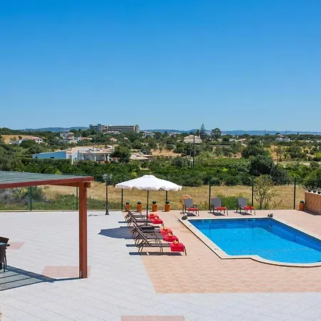 Nincha - Heated Pool - Free Wi-fi - Air Con *