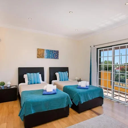 Nincha - Heated Pool - Free Wi-fi - Air Con