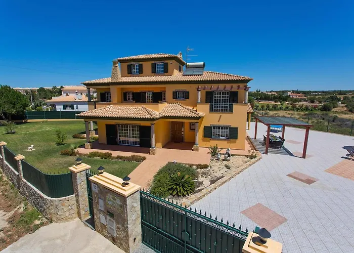 Nincha - Heated Pool - Free Wi-fi - Air Con アルブフェイラ