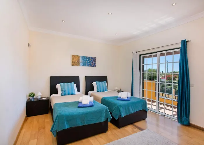 Nincha - Heated Pool - Free Wi-fi - Air Con