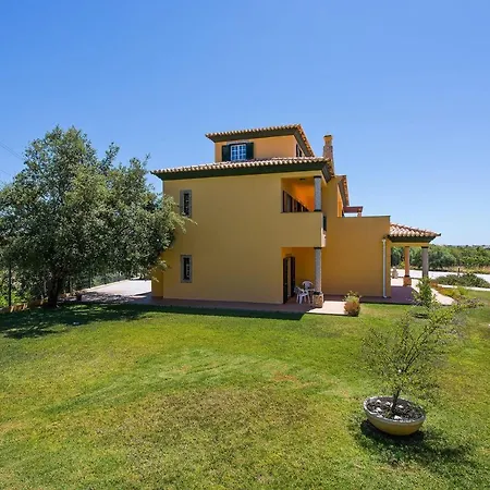 Willa Nincha - Heated Pool - Free Wi-fi - Air Con