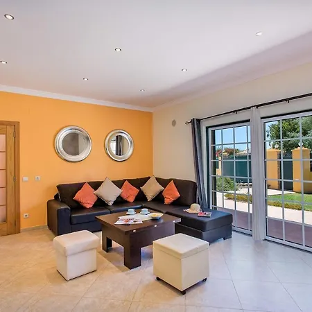 Nincha - Heated Pool - Free Wi-fi - Air Con * Albufeira