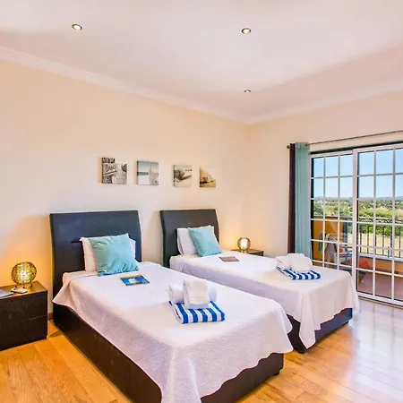 Nincha - Heated Pool - Free Wi-fi - Air Con Willa