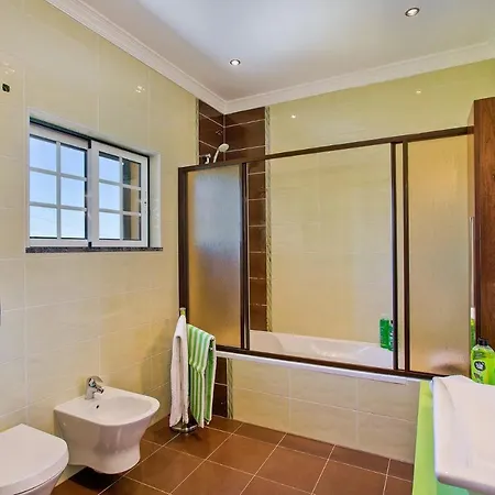 Nincha - Heated Pool - Free Wi-fi - Air Con Villa *